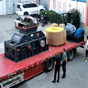 2PG1200x800大型液壓對輥制砂機發(fā)往湖北