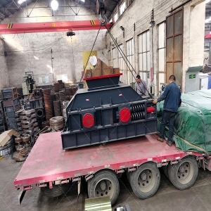 兩臺1200*800對輥制砂機(jī)發(fā)往四川?