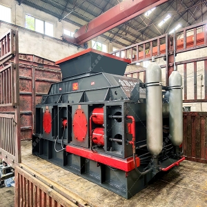 1200x800大型液壓對輥制砂機設備發貨圖片