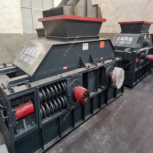 2PG1500x800大型直連式液壓對輥破碎機發貨 發往新疆