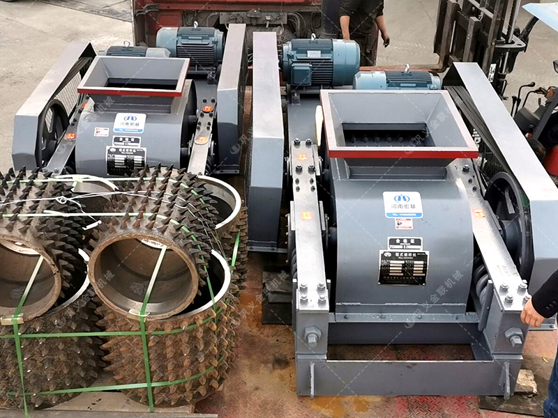 雙齒輥與光面輥差異解析：煤矸石破碎該選哪種對(duì)輥設(shè)備？